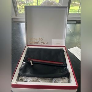 Hammitt VIP Medium. // black/gunmetal red zip